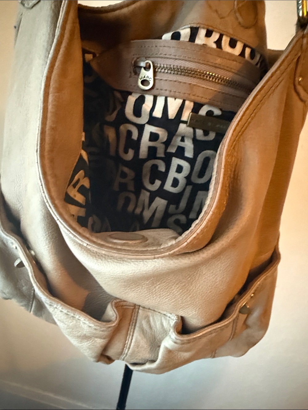 Marc Jacobs Brown Leather Shoulder Hobo Bag - Picture 2 of 6